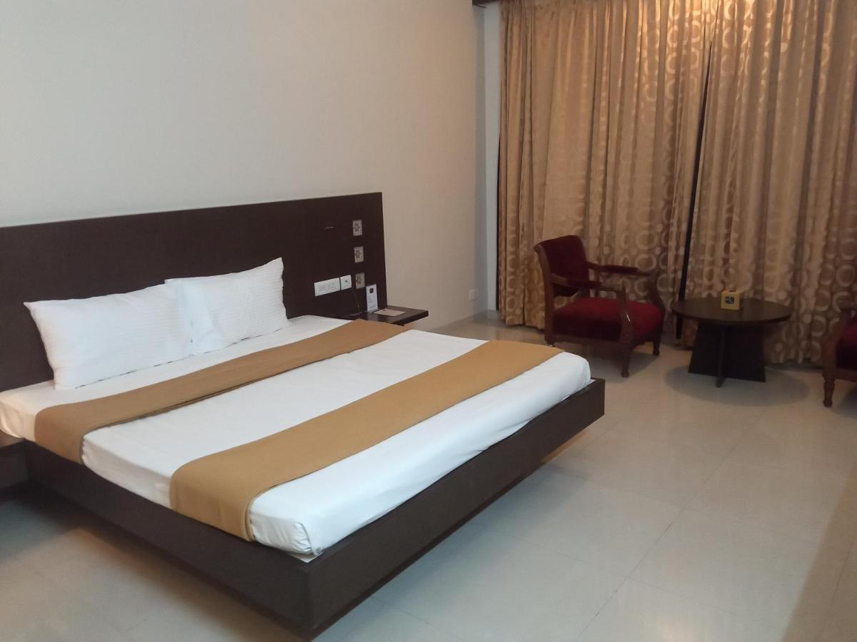 Hotel Rns One Subrahmanya Exteriér fotografie