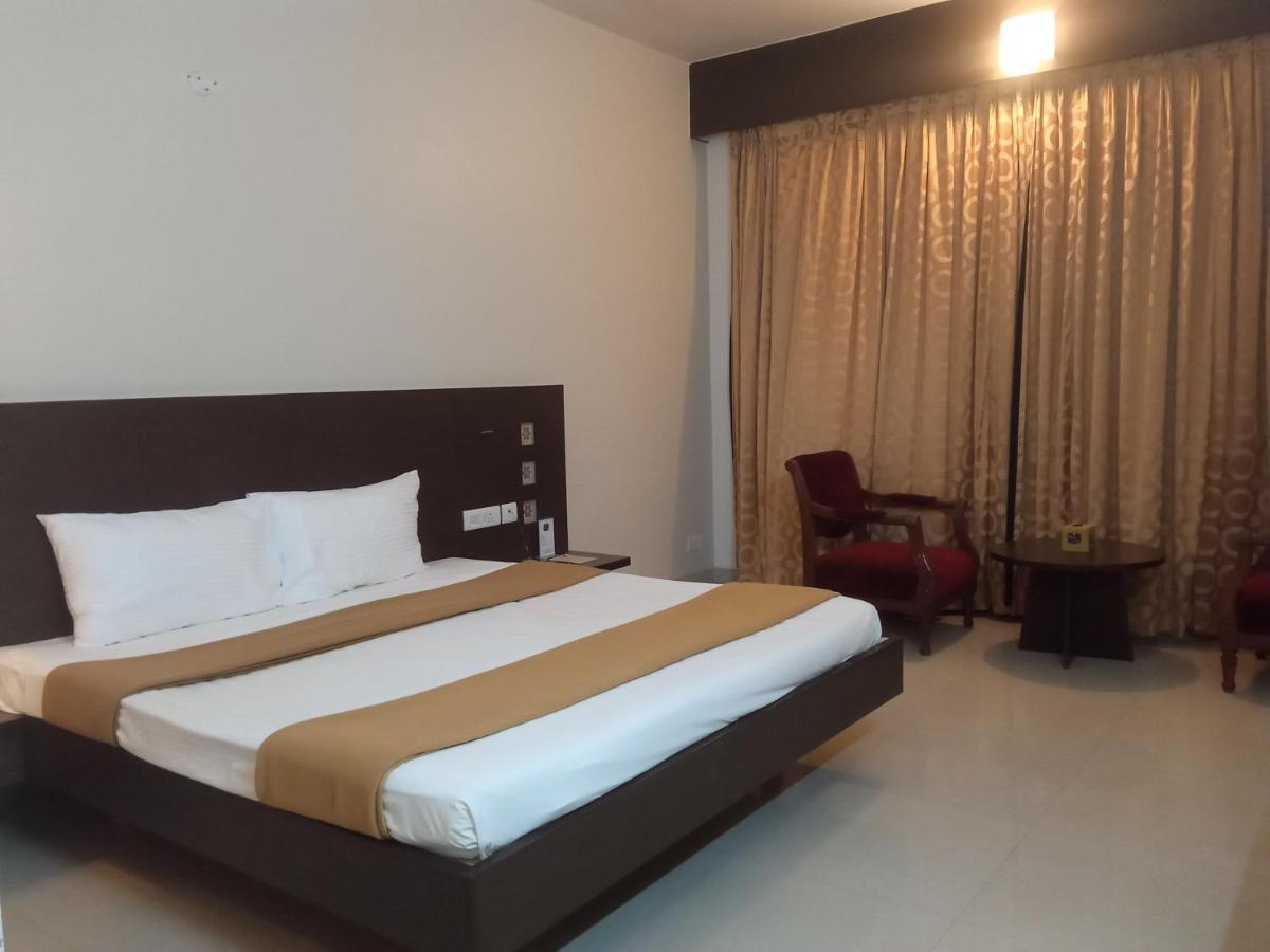 Hotel Rns One Subrahmanya Exteriér fotografie