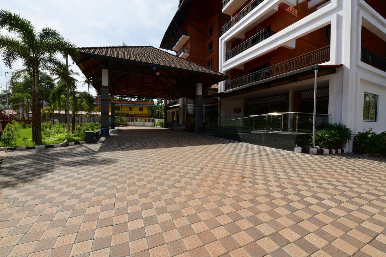 Hotel Rns One Subrahmanya Exteriér fotografie